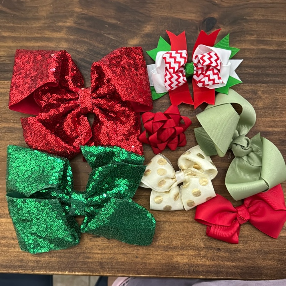 Set of Christmas bows of various brands
